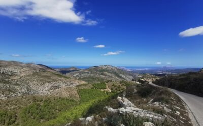 Ruta Coll de Garga-Cova Tamborí: Un Viaje a través de la Naturaleza y la Historia